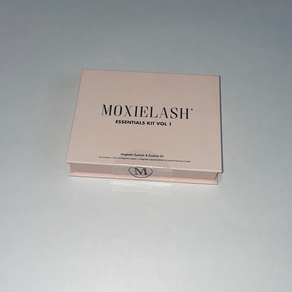 Moxie Lash volume I kit - Picture 2 of 3